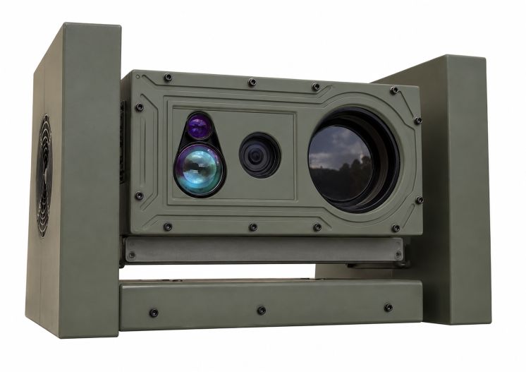 Gridbots Raptor multispectral imager - day camera, thermal imager, laser range finder and illuminator in one harmonised head